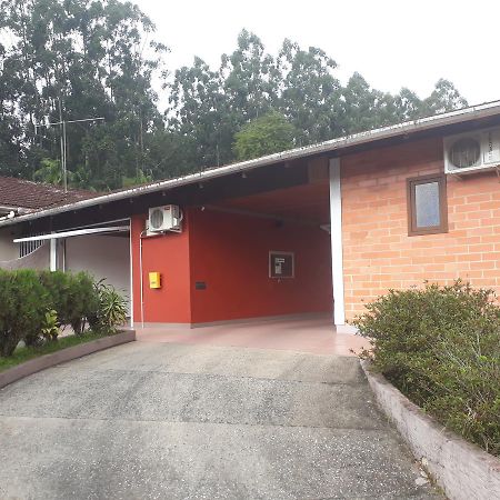 Motel Casa Branca Blumenau Exterior foto